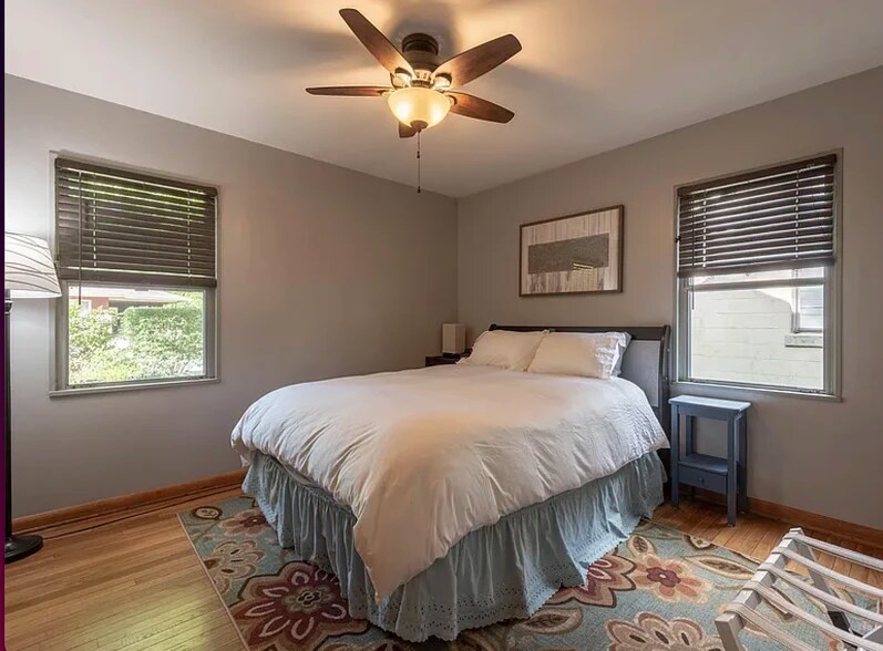 Building Photo - 904 E Maxwell Ln