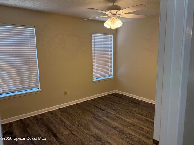 Building Photo - 3555 Sable Palm Ln