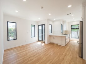 Building Photo - 10618 Ayres Ave