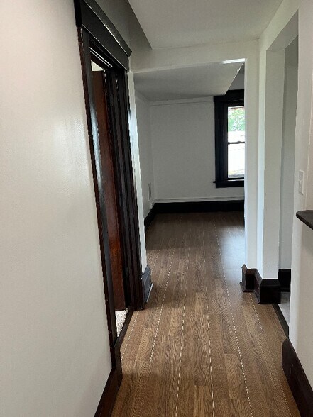 Building Photo - 315 9th St NE