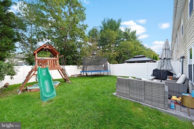 Building Photo - 48 High Meadows Dr