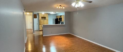 Building Photo - 1827 Wildwood Creek Ln