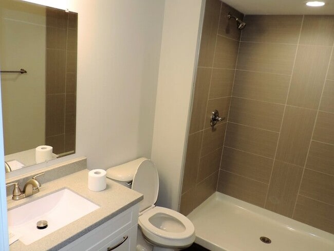 Building Photo - $2,200 | 4 Bedroom, 2 Bathroom House | No ...