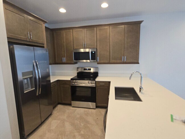Building Photo - Newly built 3bed 2 bath townhome in mesa