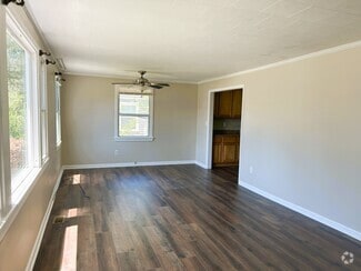 Building Photo - 133 Green Meadow Dr