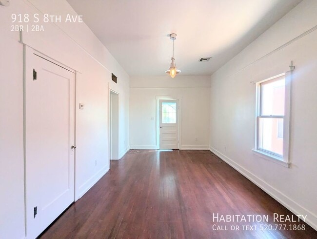 Building Photo - 918 S 8th Ave