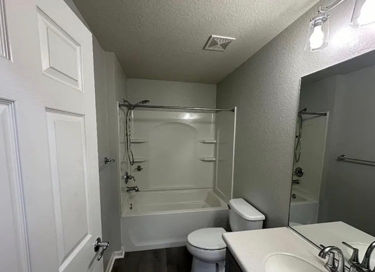 Building Photo - 5651 SW 40th Pl
