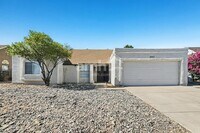 Building Photo - 5553 W Shangri-la Rd