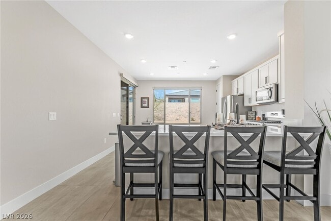 Building Photo - 57 Lk Blf Ct