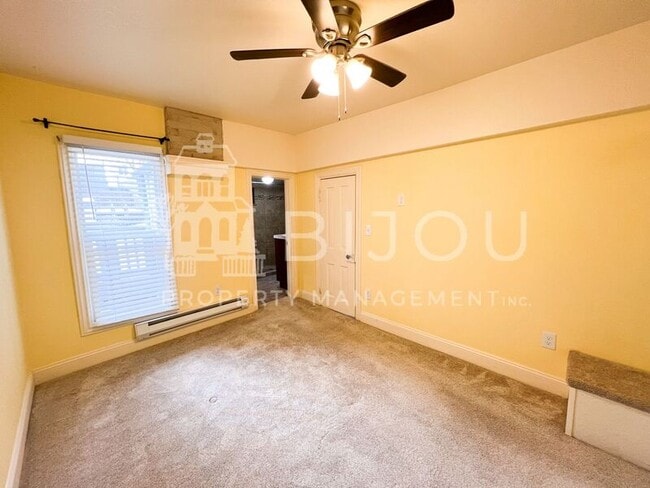 Building Photo - 523 E Kiowa St