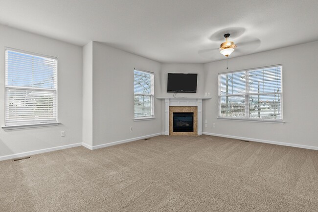 Building Photo - Stylish 3-Bedroom Condo in Virginia Beach.