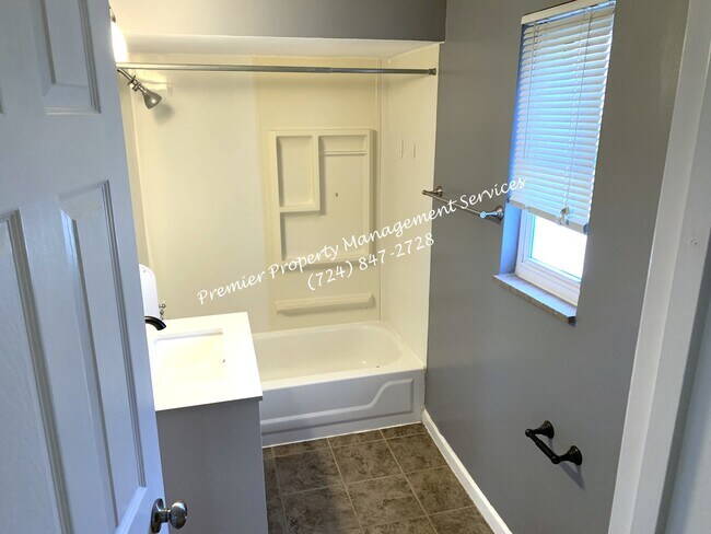 Building Photo - 8660 Winchester Dr