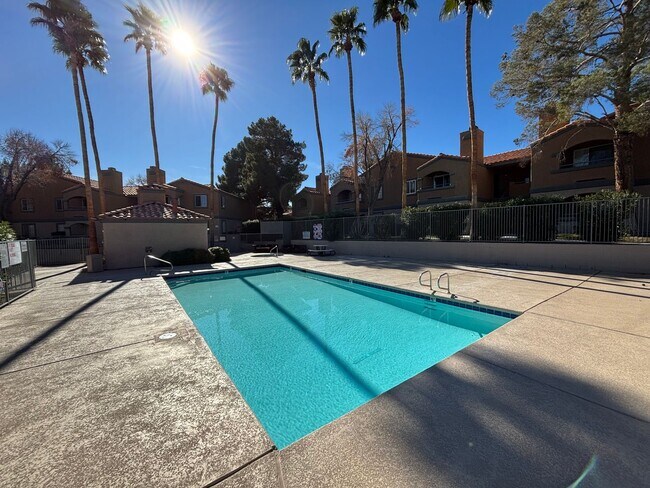 Building Photo - Gorgeous 1Bed/1Bath Fully Furnished 1st Floor Condo located in NW Las Vegas gated Community!