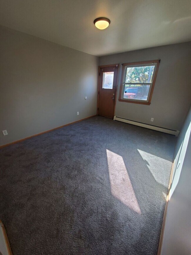 Building Photo - 7343 N Teutonia Ave