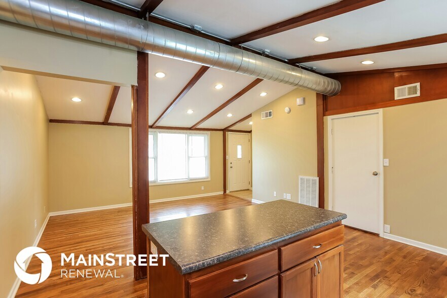 Building Photo - 5612 N Euclid Ave