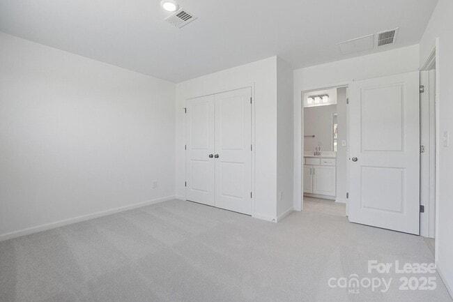 Building Photo - 3210 Stelfox St