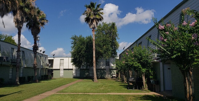 Building Photo - Victoria Village Apartments