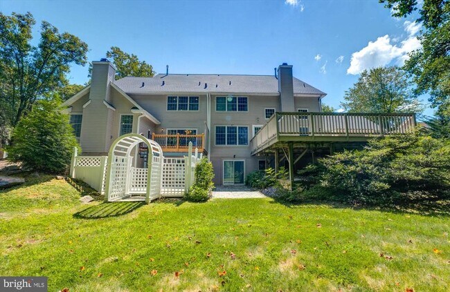 Building Photo - 27 Stonewall Cir