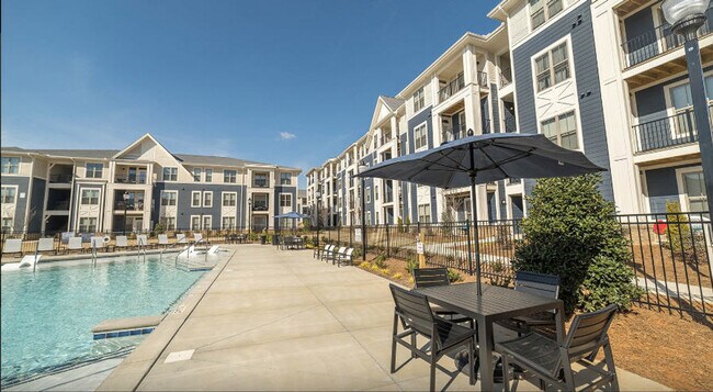 Building Photo - 611 Cooper River Cir