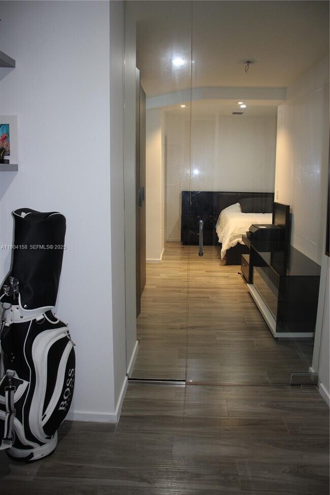 Building Photo - 801 S Miami Ave