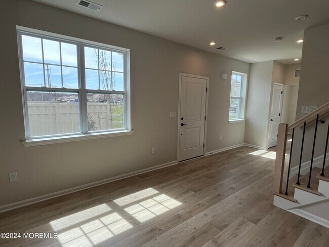 Building Photo - 36 Chapel Ln