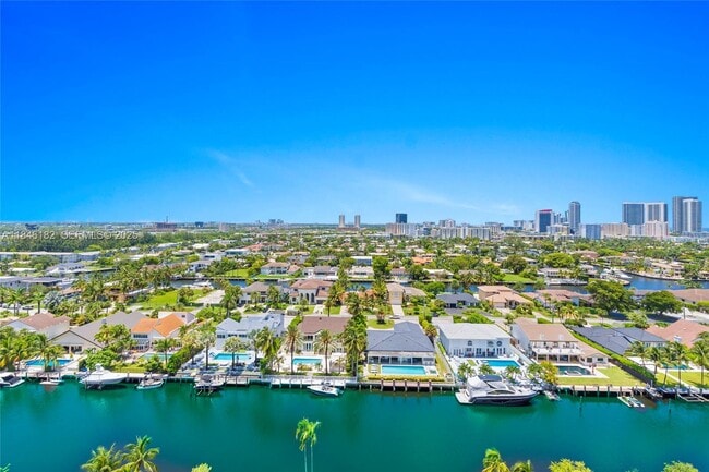 Building Photo - 3598 Yacht Club Dr