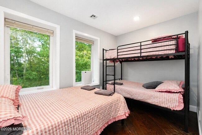 Building Photo - 401 Overlook Dr
