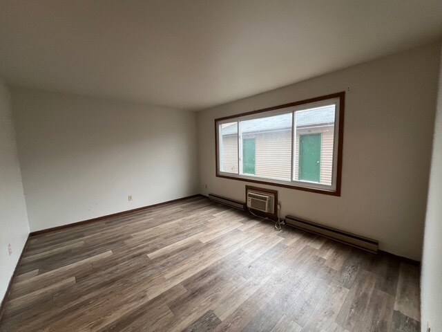 Building Photo - 909 Genrich St