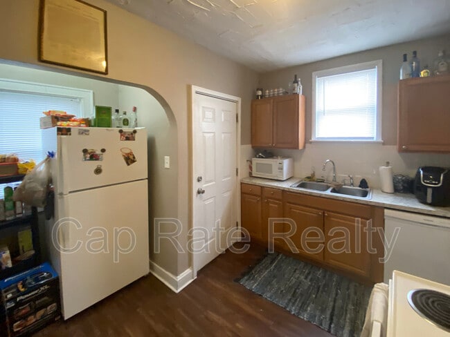 Building Photo - 616 S Ogden Ave