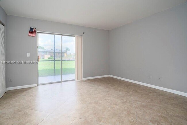 Building Photo - 1606 Meadows Cir W