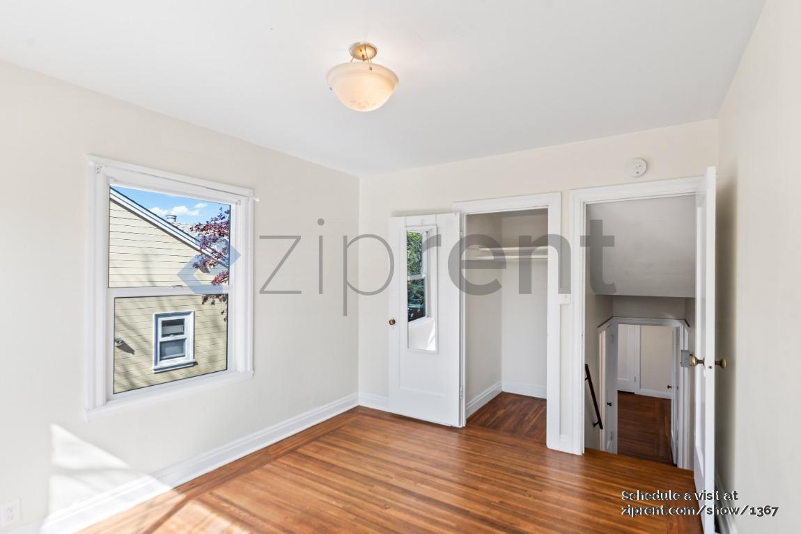 Building Photo - 1051 Stannage Ave