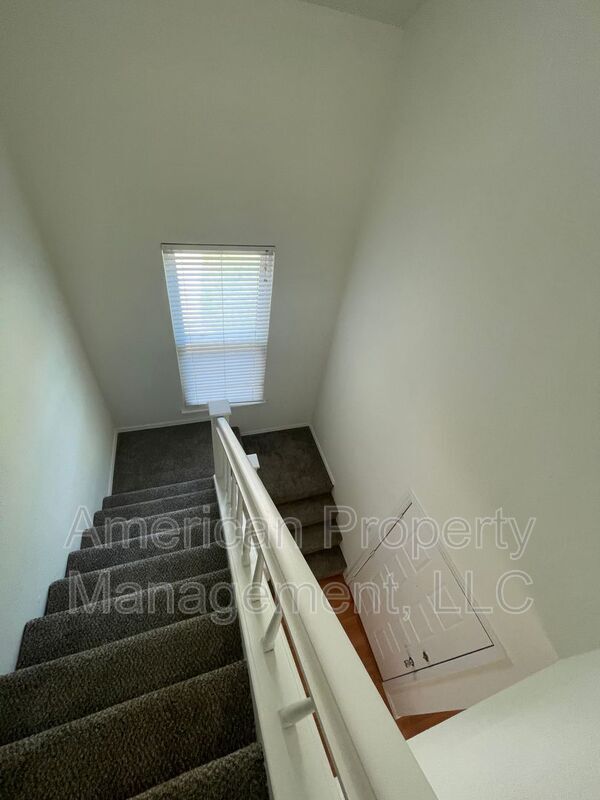 Building Photo - 1704 W 62nd St S