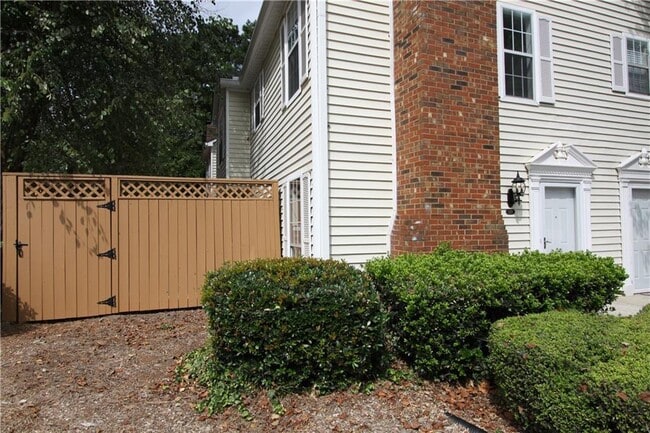 Building Photo - 5577 Clover Rise Ln