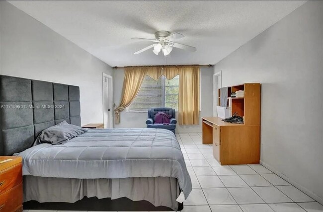 Building Photo - 1301 NE 191st St