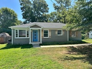 Building Photo - 1029 Edgewood Dr