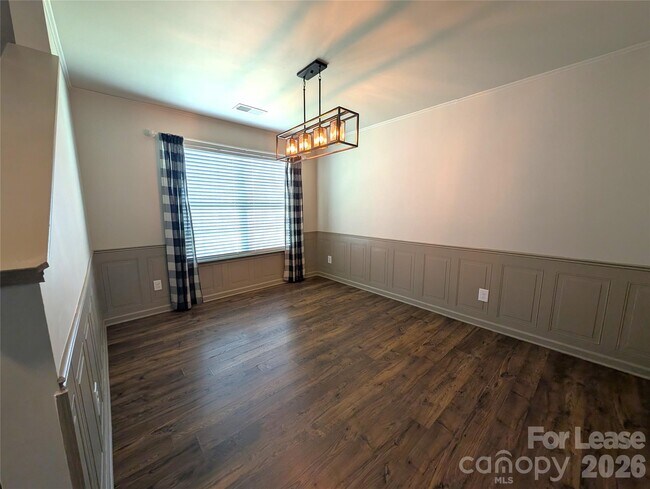 Building Photo - 2525 Mcintosh St