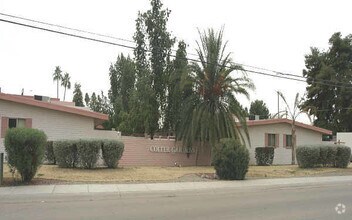 Building Photo - The Yardz