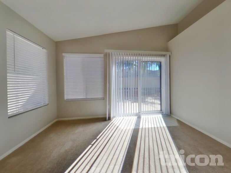 Building Photo - 2031 S Alicia