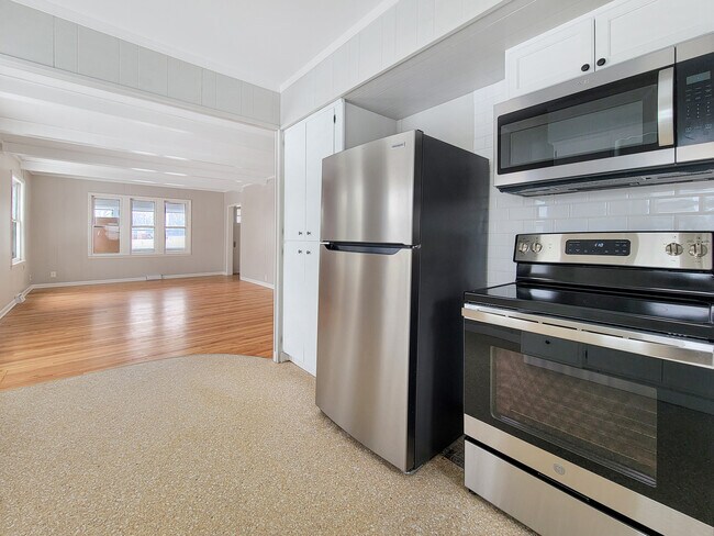 Building Photo - 3129 14th Ave