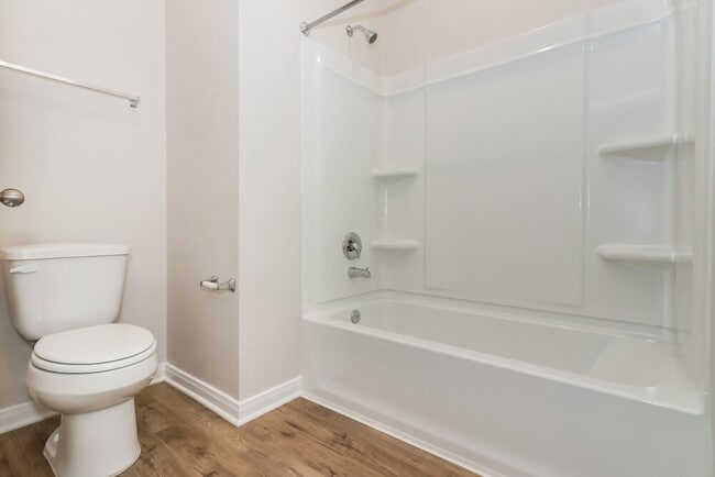 Building Photo - 424 Mustang Trot Dr