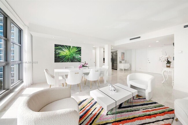 Building Photo - 5055 Collins Ave