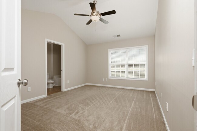 Building Photo - 1813 Willow Branch Ln