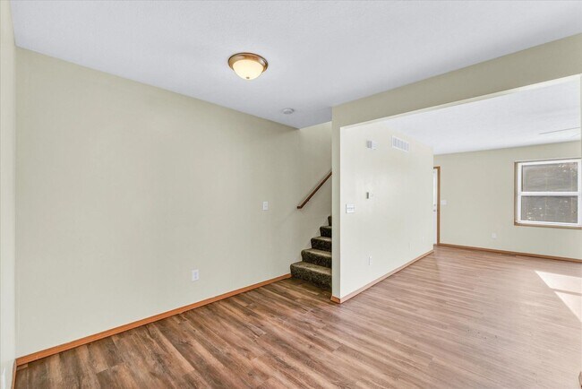 Building Photo - Spacious 3-Bed, 3.5-Bath Townhome with Attached Garage Overlooking Clearwater Park