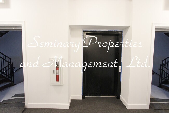 Building Photo - 3647 N Southport Ave