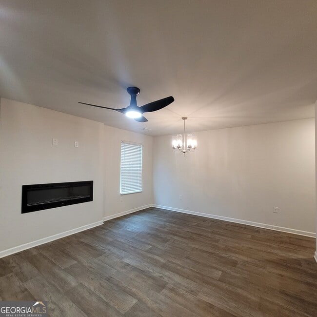 Building Photo - 220 River Meadow Dr