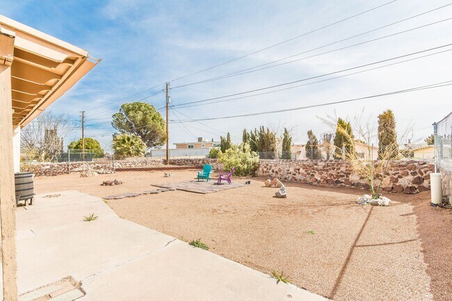 Building Photo - Charming 3 bedroom, 2 bath in East El Paso!