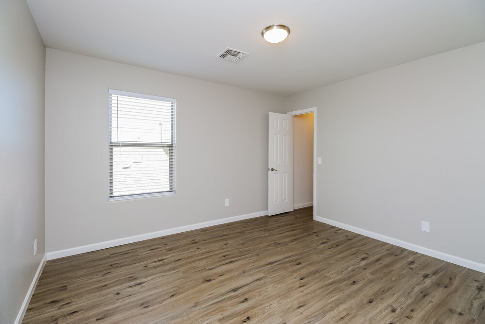 Building Photo - 1836 E Silversmith Trail