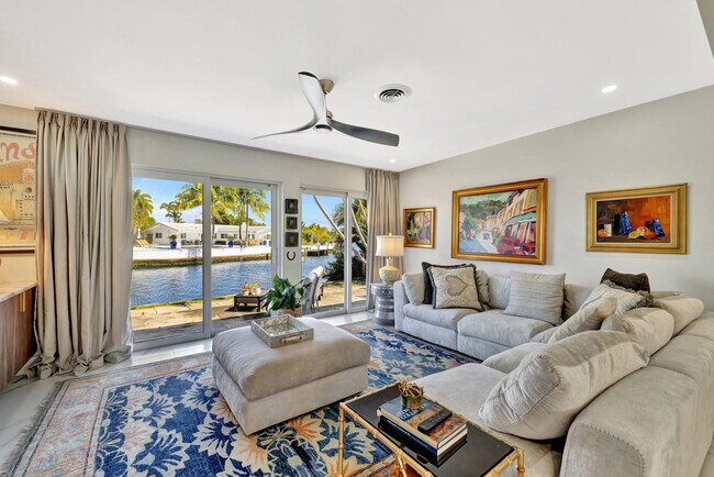 Building Photo - 1981 Coral Gardens Dr