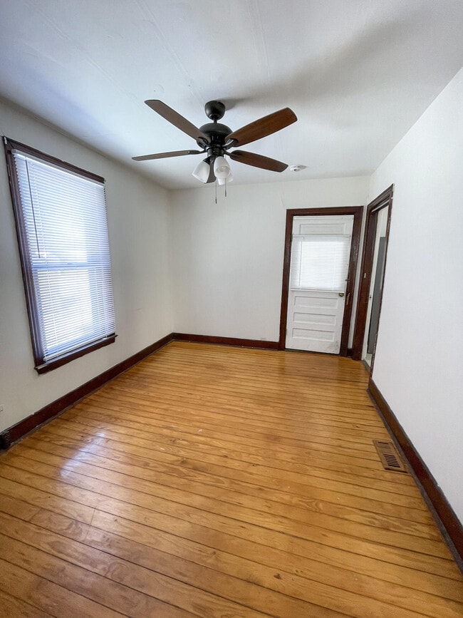 Building Photo - 21 Anderson Ave