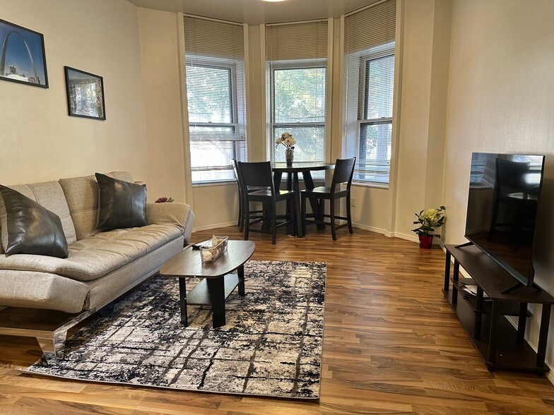 Building Photo - 4624 Westminster Pl